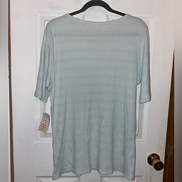 NWT LuLaRoe Gigi 3XL Soft Blue Stripe - Picture 2 of 5